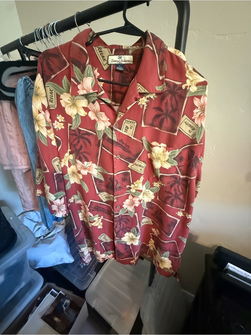 Tommy Bahama Men’s Red Floral Hawaiian Camp Shirt 100% silk